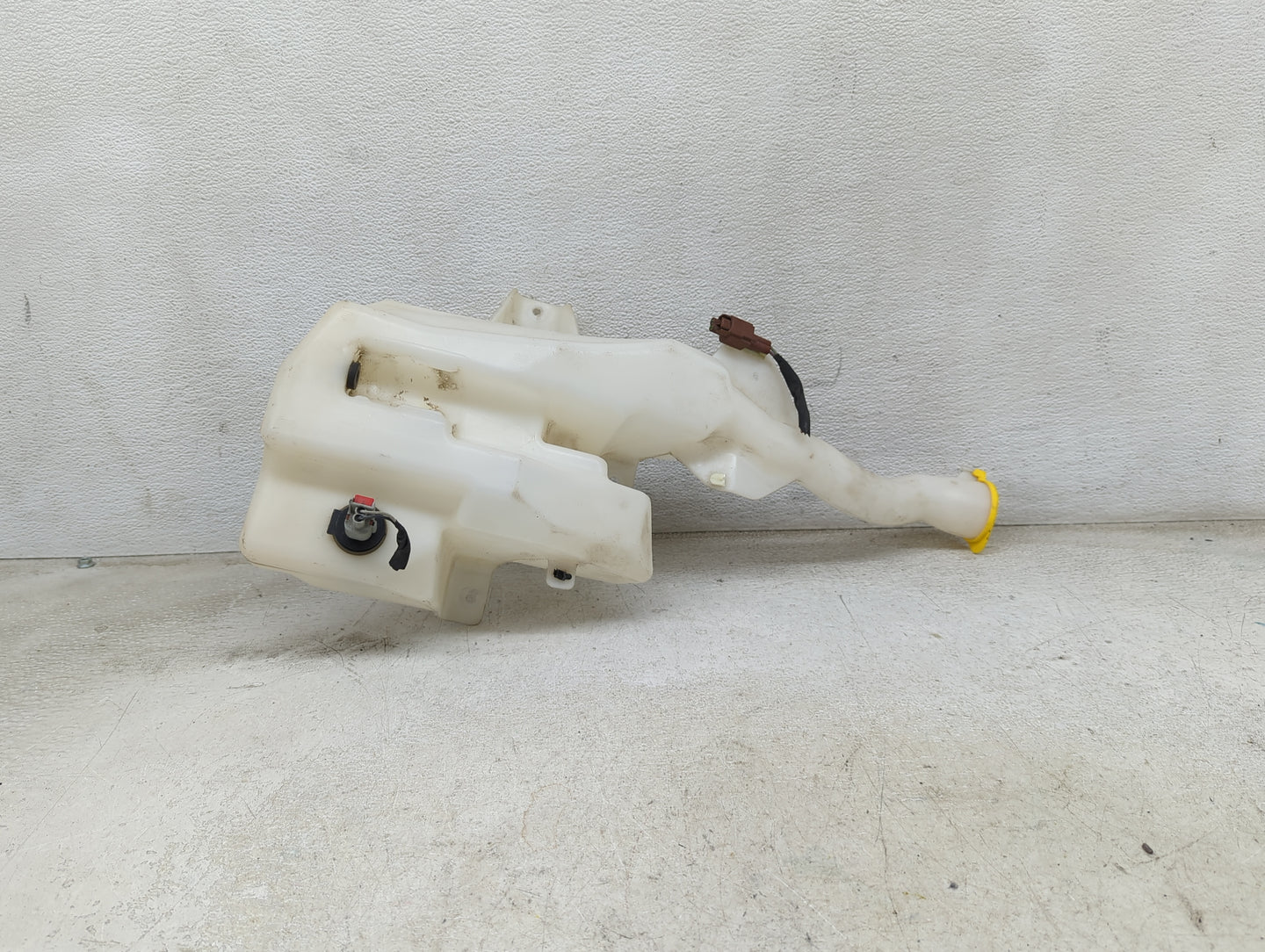 2018-2020 Ford Mustang Windshield Washer Fluid Reservoir Bottle Oem 1474042 - Oemusedautoparts1.com