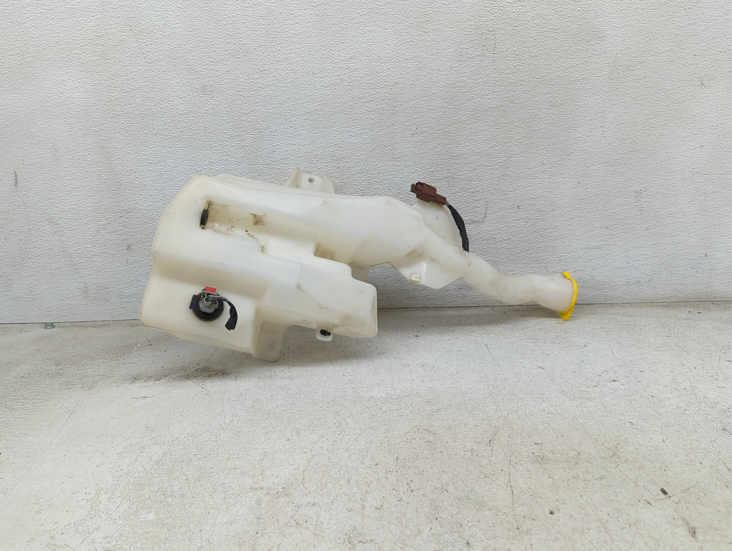 2018-2020 Ford Mustang Windshield Washer Fluid Reservoir Bottle Oem 1474042 - Oemusedautoparts1.com
