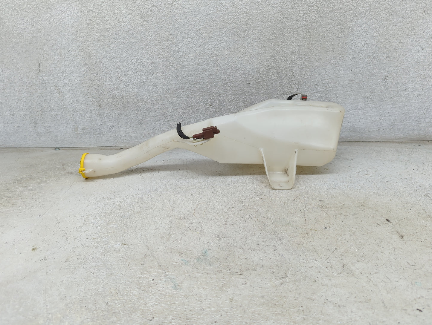 2018-2020 Ford Mustang Windshield Washer Fluid Reservoir Bottle Oem 1474042 - Oemusedautoparts1.com