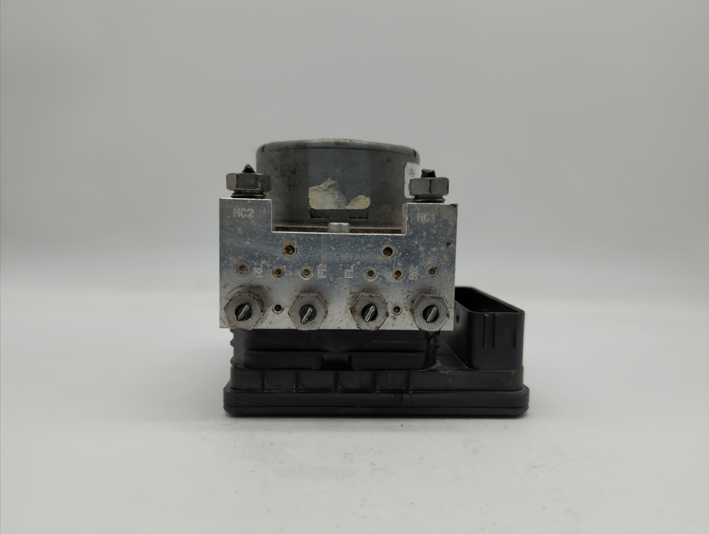 2018 Ford Mustang ABS Pump Control Module Replacement P/N:JR3C-2B373-AB Fits OEM Used Auto Parts - Oemusedautoparts1.com