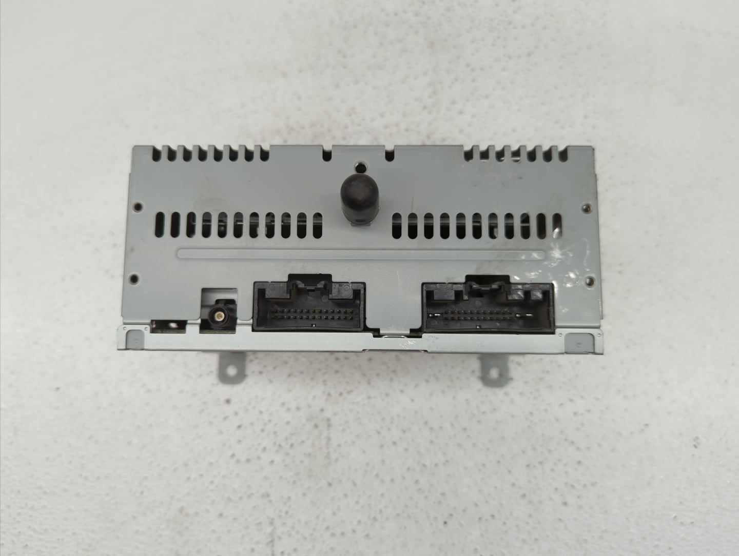 2018 Ford Mustang Radio AM FM Cd Player Receiver Replacement Fits OEM Used Auto Parts - Oemusedautoparts1.com