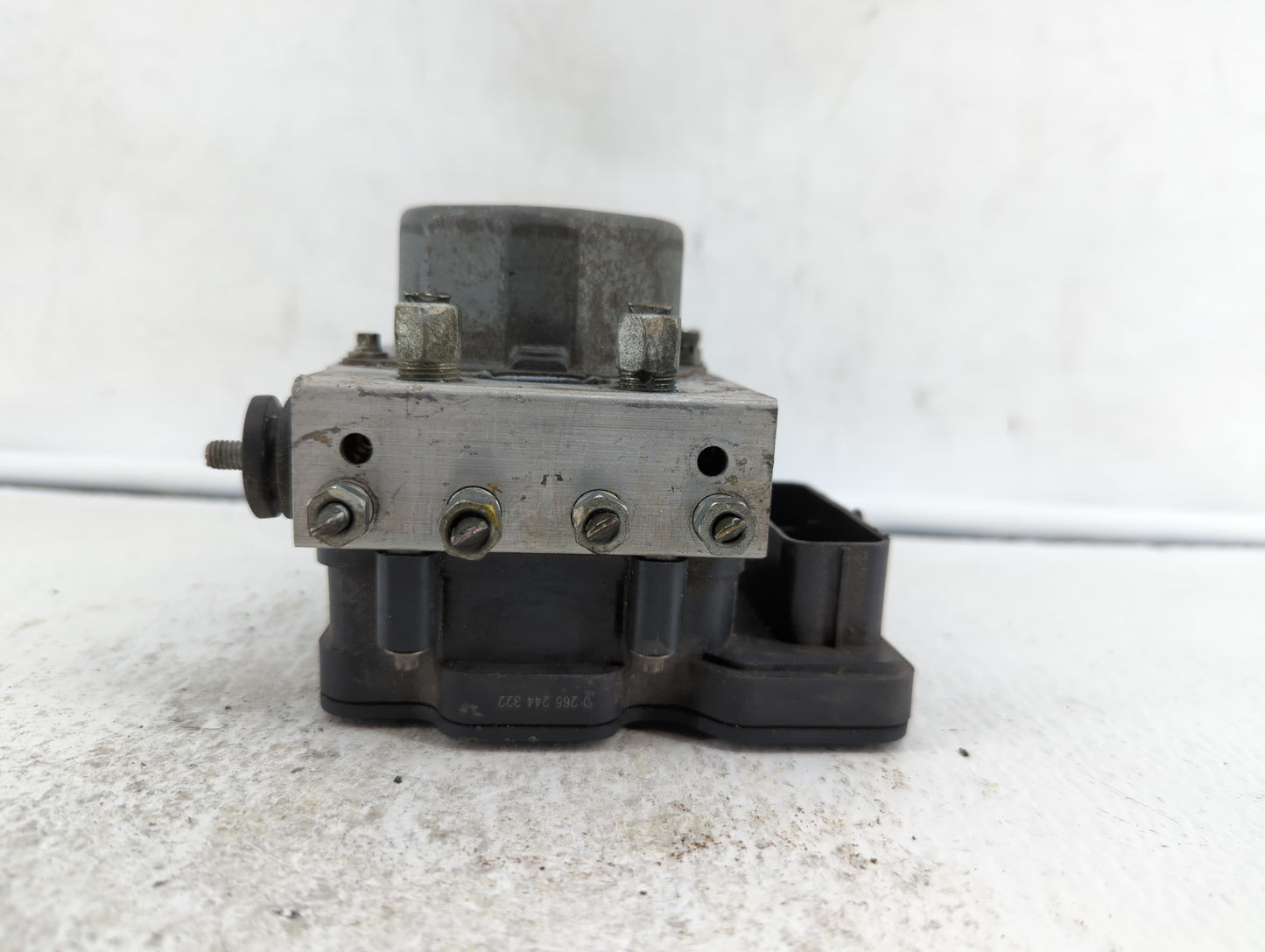 2018 Ford Mustang ABS Pump Control Module Replacement P/N:JR3C-2B373-AB Fits OEM Used Auto Parts - Oemusedautoparts1.com