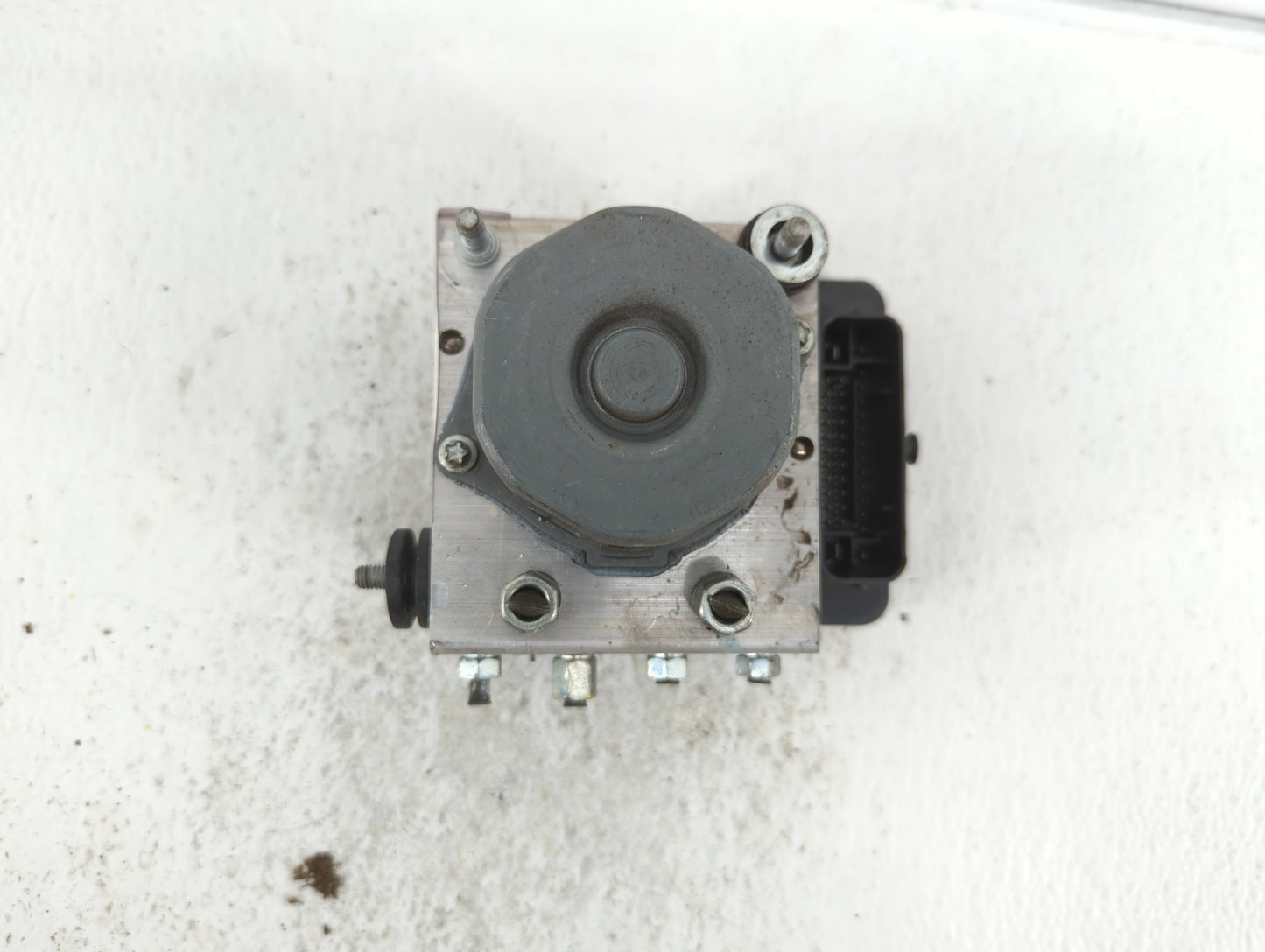 2018 Ford Mustang ABS Pump Control Module Replacement P/N:JR3C-2B373-AB Fits OEM Used Auto Parts - Oemusedautoparts1.com