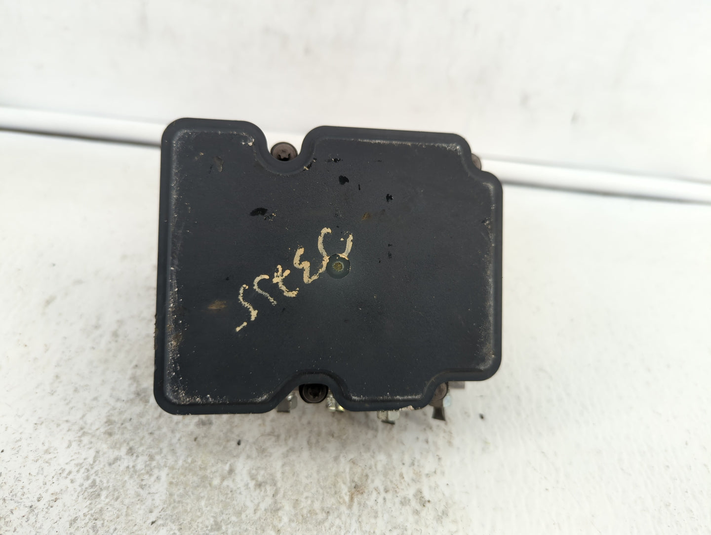 2018 Ford Mustang ABS Pump Control Module Replacement P/N:JR3C-2B373-AB Fits OEM Used Auto Parts - Oemusedautoparts1.com