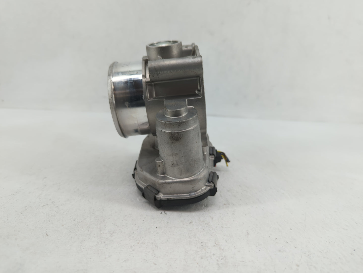 2018 Ford Mustang Throttle Body P/N:M1716A-0893 K1725A-0379, K1720C-0829, JT4E-9F991-AA Fits Fits 2019 OEM Used Auto Parts -