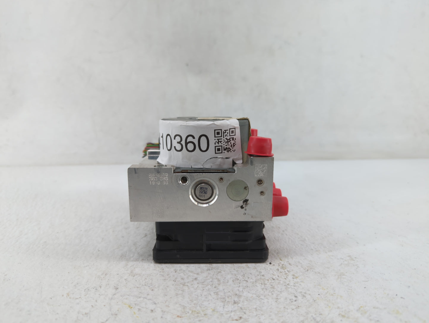 2018 Ford Mustang ABS Pump Control Module Replacement P/N:JR3C-2B373-AB Fits OEM Used Auto Parts - Oemusedautoparts1.com