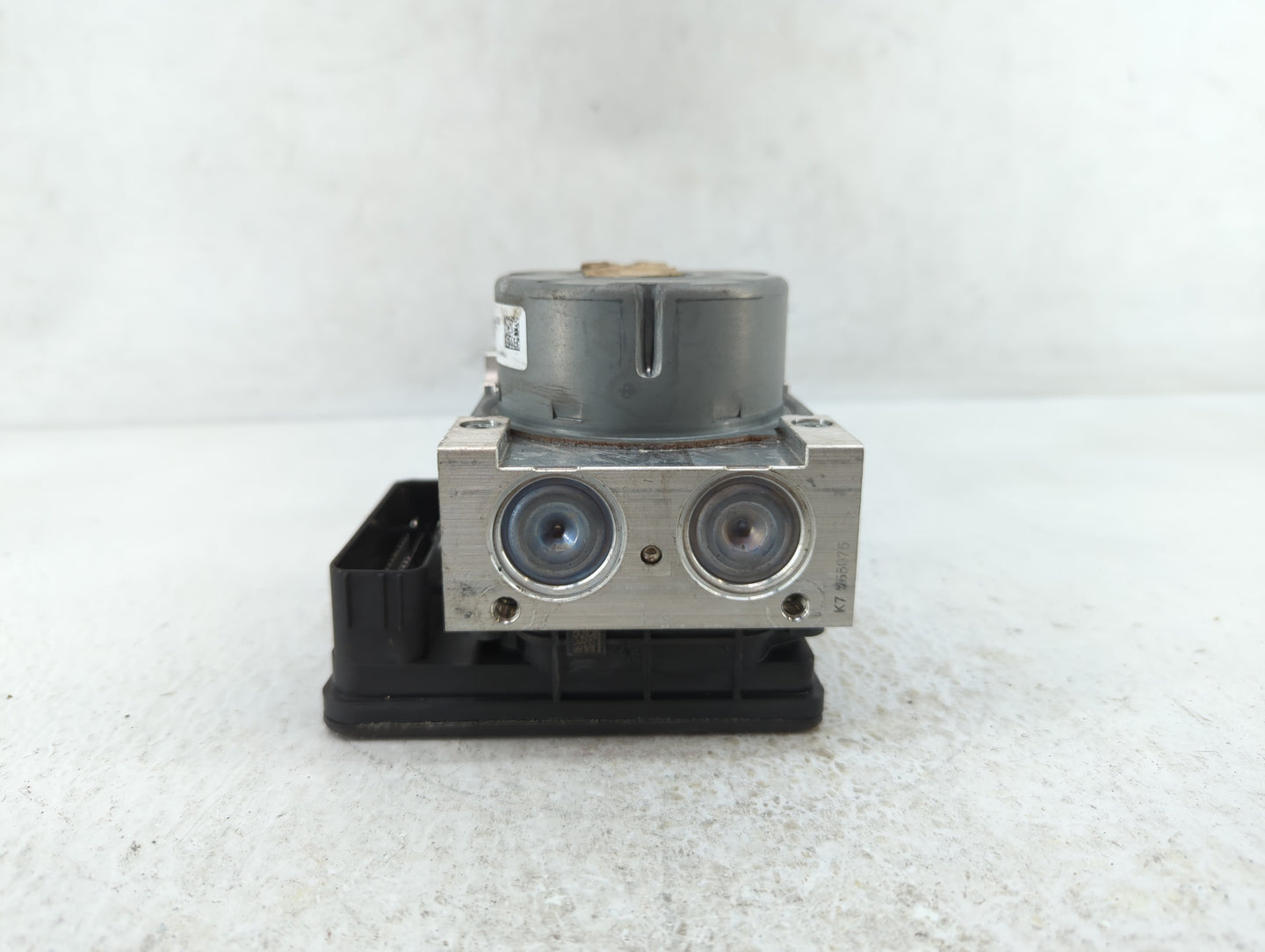 2018 Ford Mustang ABS Pump Control Module Replacement P/N:JR3C-2B373-AB Fits OEM Used Auto Parts - Oemusedautoparts1.com