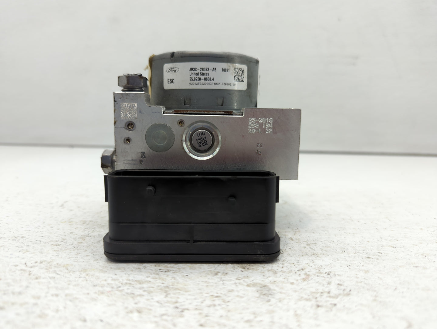 2018 Ford Mustang ABS Pump Control Module Replacement P/N:JR3C-2B373-AB Fits OEM Used Auto Parts - Oemusedautoparts1.com