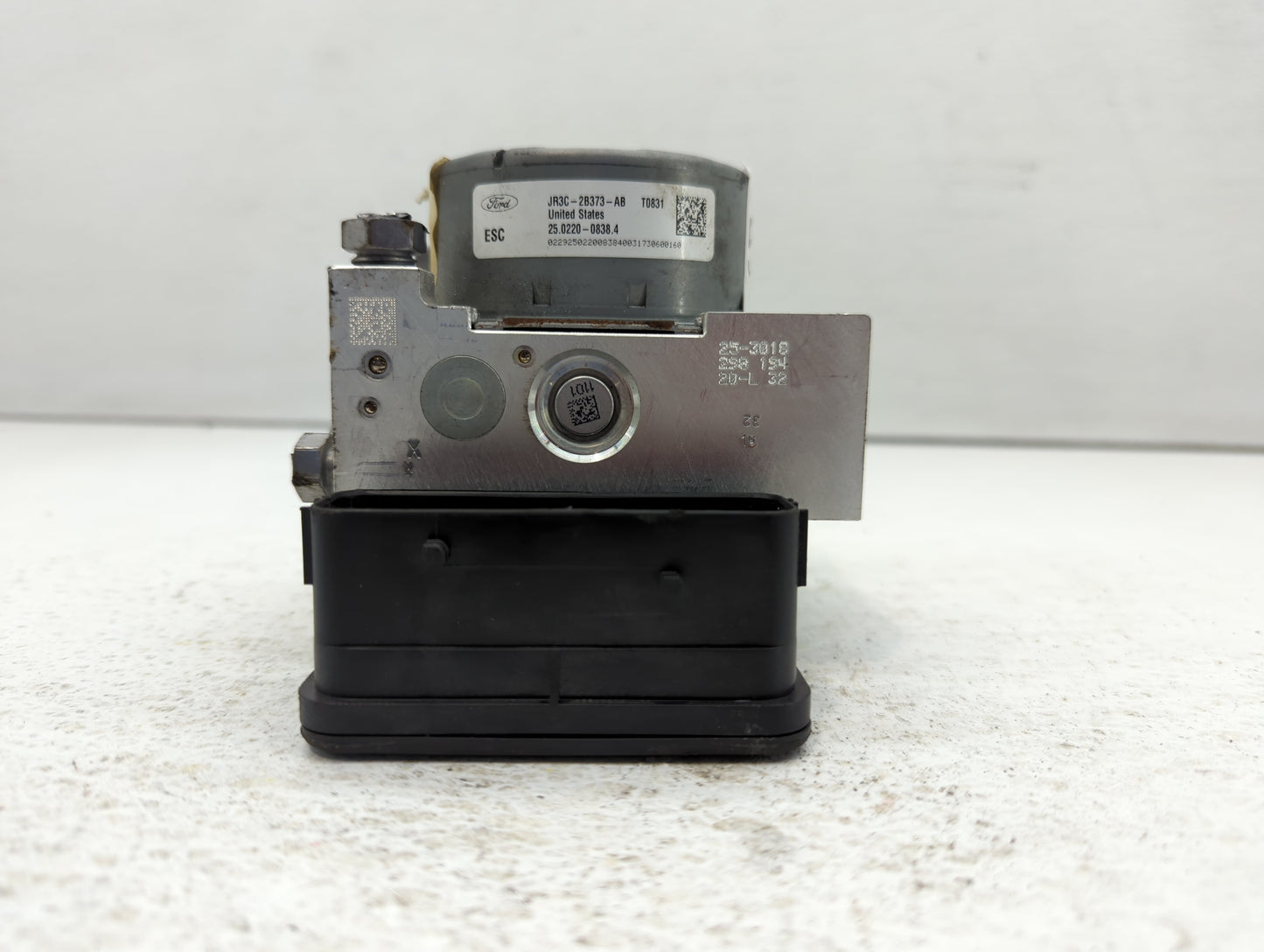 2018 Ford Mustang ABS Pump Control Module Replacement P/N:JR3C-2B373-AB Fits OEM Used Auto Parts - Oemusedautoparts1.com