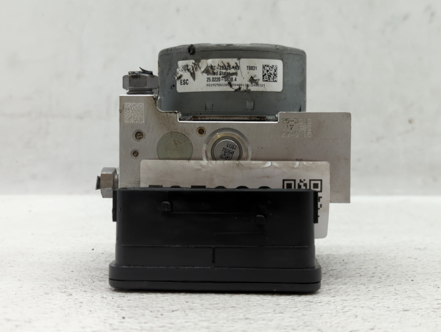 2018 Ford Mustang ABS Pump Control Module Replacement P/N:JR3C-2B373-AB Fits OEM Used Auto Parts - Oemusedautoparts1.com