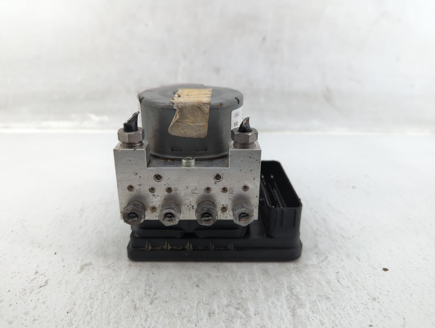 2018 Ford Mustang ABS Pump Control Module Replacement P/N:JR3C-2B373-AB Fits OEM Used Auto Parts - Oemusedautoparts1.com
