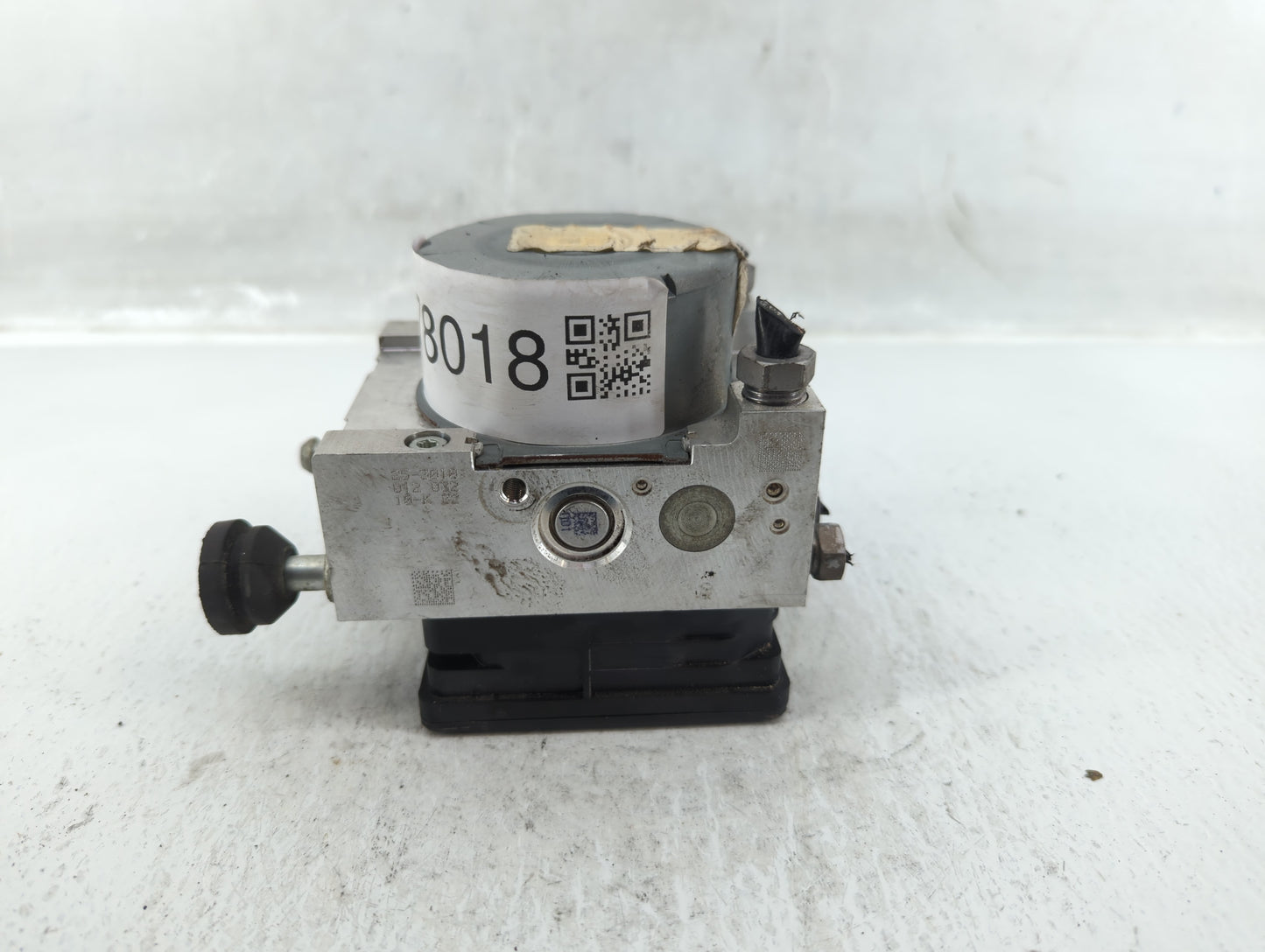 2018 Ford Mustang ABS Pump Control Module Replacement P/N:JR3C-2B373-AB Fits OEM Used Auto Parts - Oemusedautoparts1.com