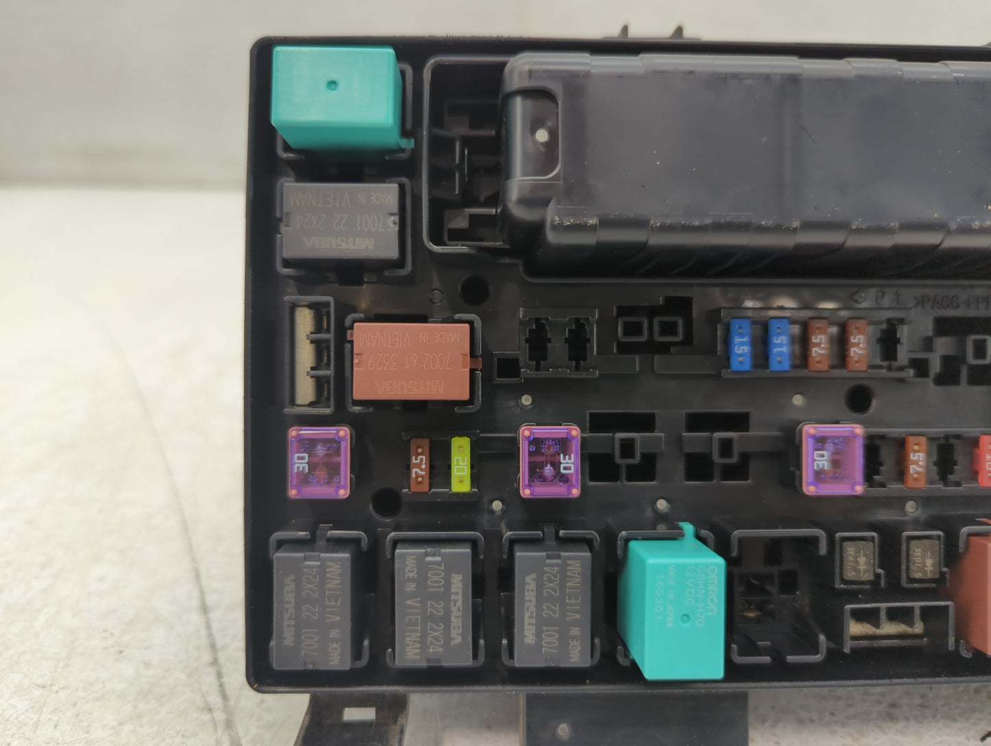 2018-2019 Ford Mustang Fusebox Fuse Box Panel Relay Module P/N:TZ5-A020 Z0 Fits Fits 2018 2019 OEM Used Auto Parts - Oemused