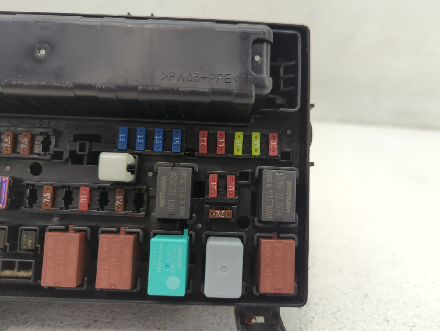 2018-2019 Ford Mustang Fusebox Fuse Box Panel Relay Module P/N:TZ5-A020 Z0 Fits Fits 2018 2019 OEM Used Auto Parts - Oemused