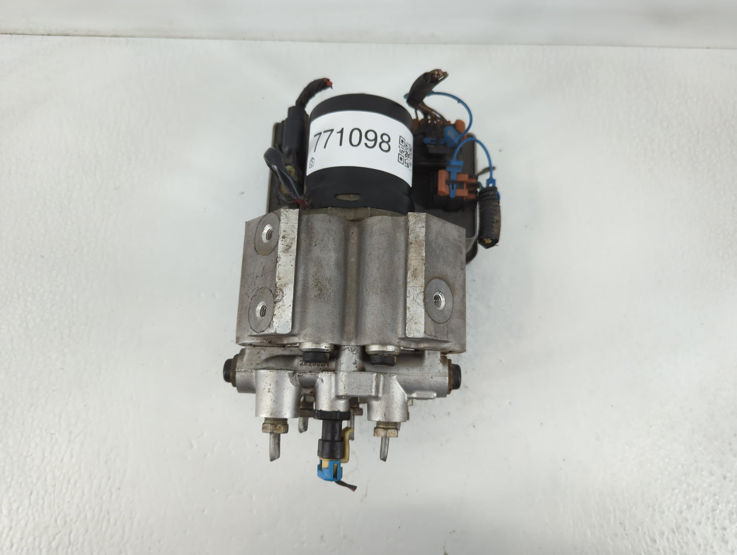 2018 Ford Mustang ABS Pump Control Module Replacement P/N:AA92730828BJR Fits OEM Used Auto Parts - Oemusedautoparts1.com