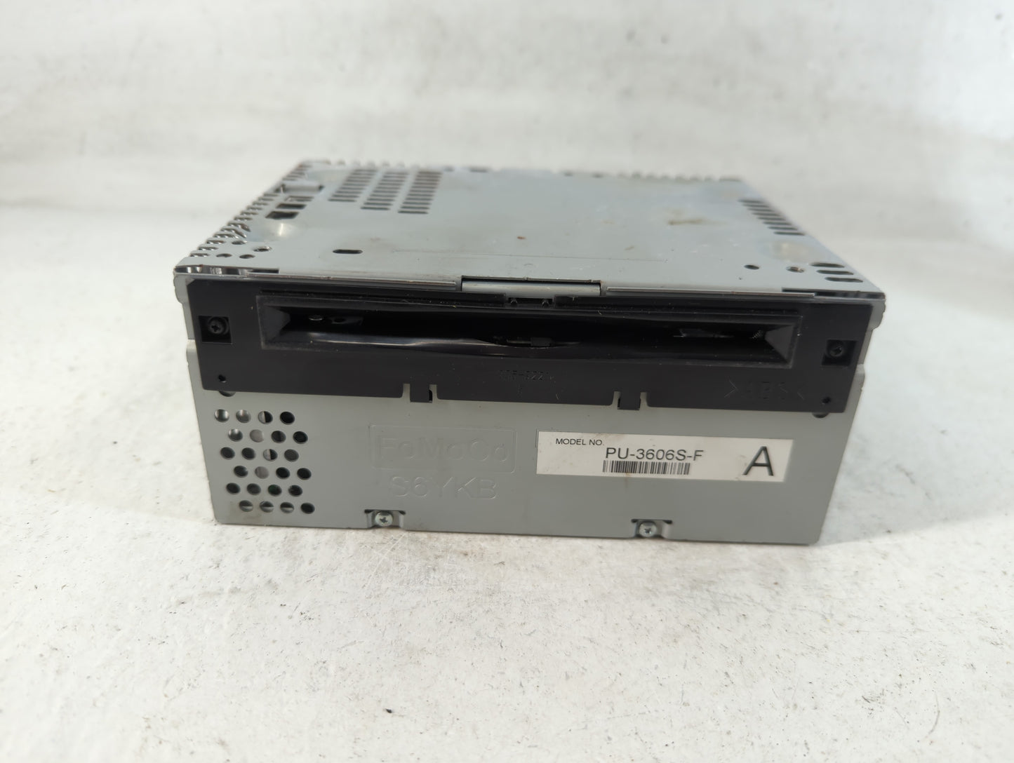 2017-2018 Ford Mustang Radio AM FM Cd Player Receiver Replacement P/N:JR3T-19C107-AA Fits Fits 2017 2018 OEM Used Auto Parts