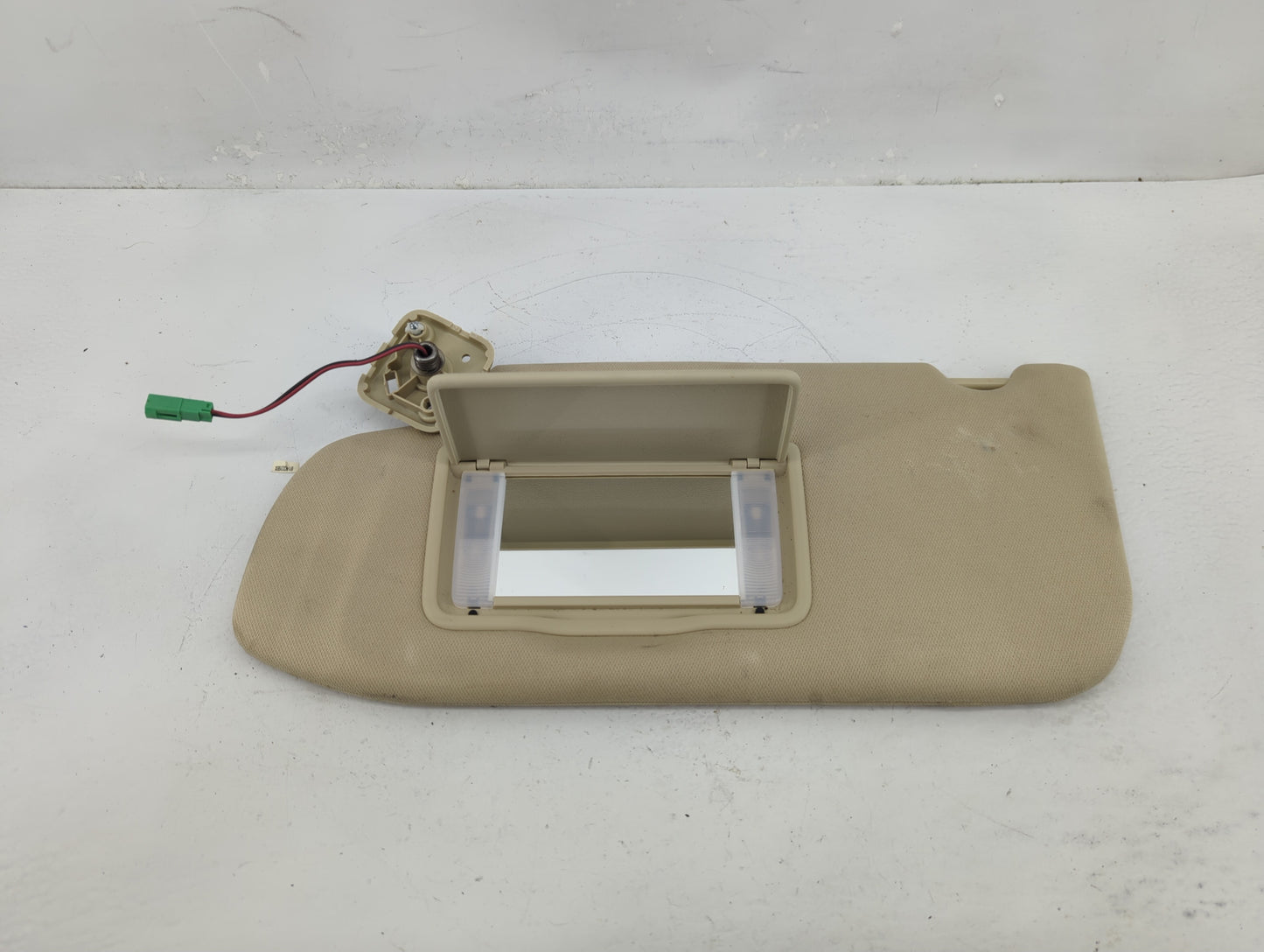2013-2019 Ford Taurus Sun Visor Shade Replacement Driver Left Mirror Fits Fits 2013 2014 2015 2016 2017 2018 2019 OEM Used A