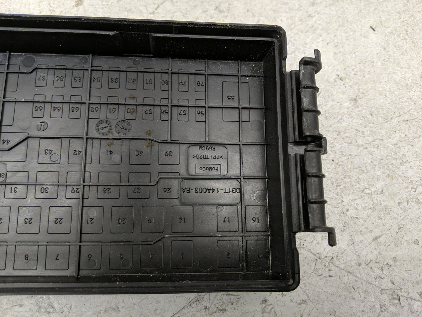 2017-2019 Ford Taurus Fusebox Fuse Box Panel Relay Module P/N:DG1T-14A003-BA Fits Fits 2017 2018 2019 OEM Used Auto Parts - 