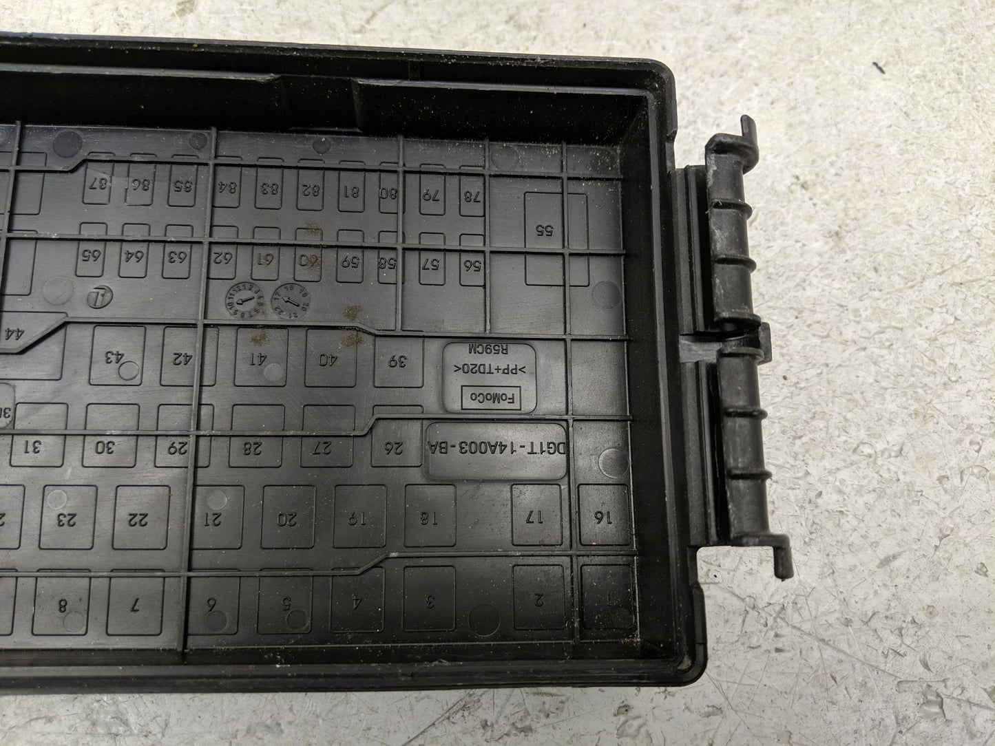 2017-2019 Ford Taurus Fusebox Fuse Box Panel Relay Module P/N:DG1T-14A003-BA Fits Fits 2017 2018 2019 OEM Used Auto Parts - 