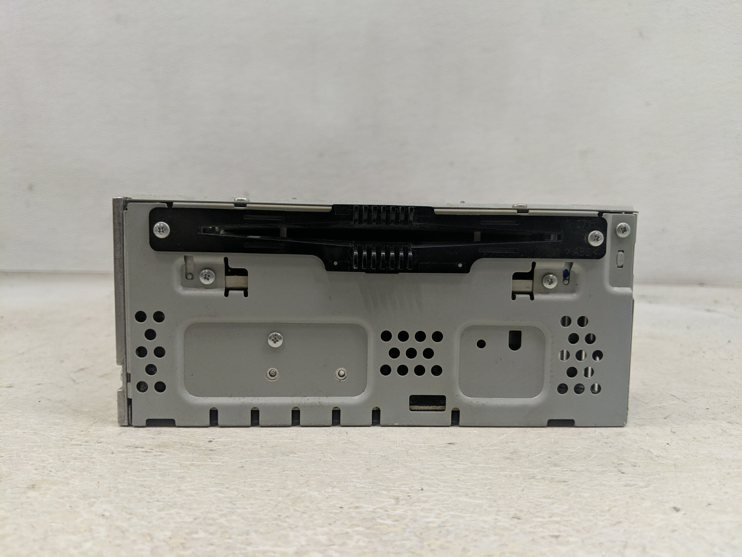 2017-2019 Ford Taurus Radio AM FM Cd Player Receiver Replacement Fits Fits 2017 2018 2019 OEM Used Auto Parts - Oemusedautop
