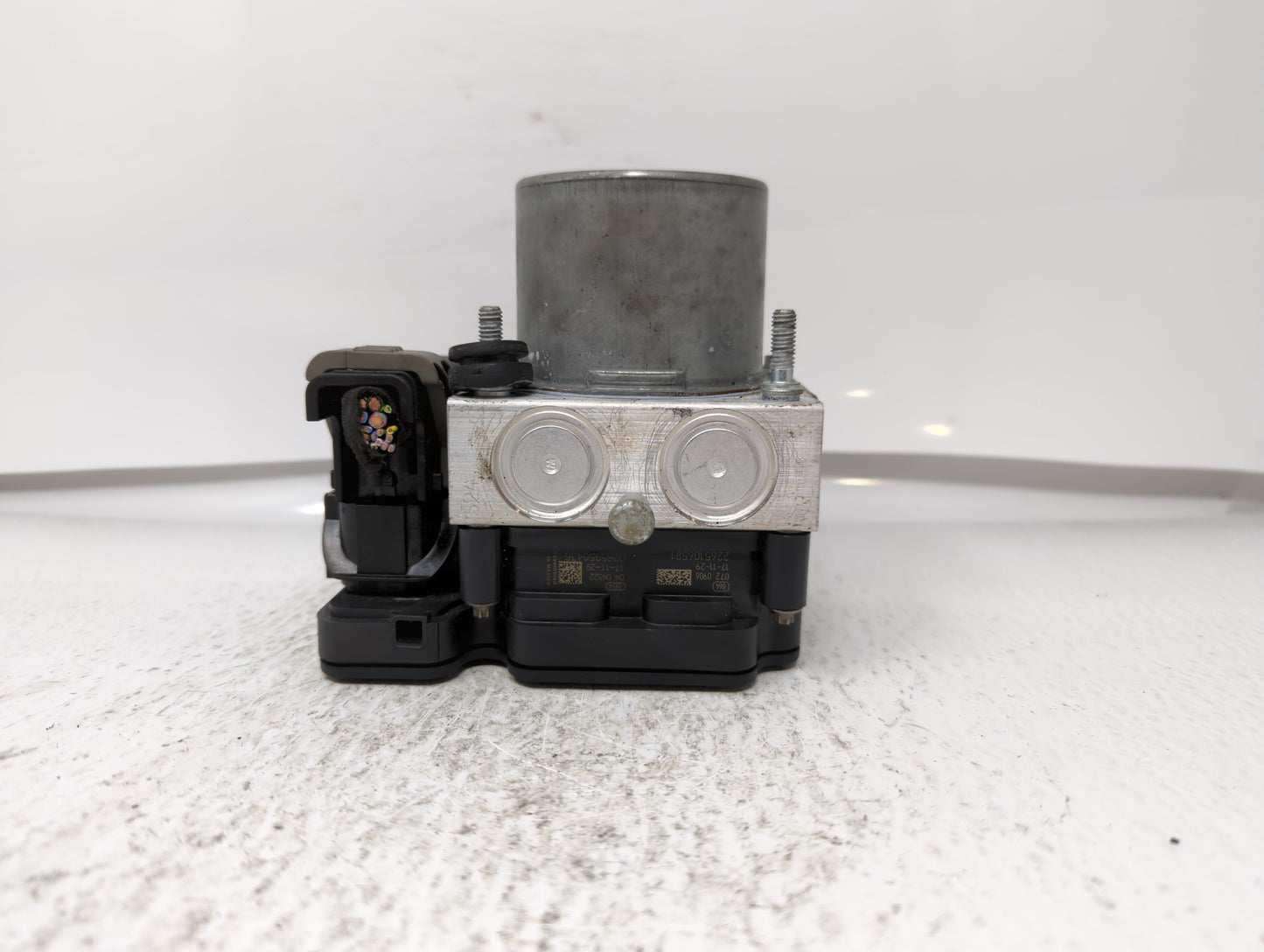 2014-2018 Ford Taurus ABS Pump Control Module Replacement P/N:DG13-2C405-BA Fits Fits 2014 2015 2016 2017 2018 OEM Used Auto