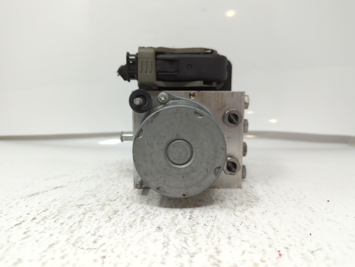 2014-2018 Ford Taurus ABS Pump Control Module Replacement P/N:DG13-2C405-BA Fits Fits 2014 2015 2016 2017 2018 OEM Used Auto