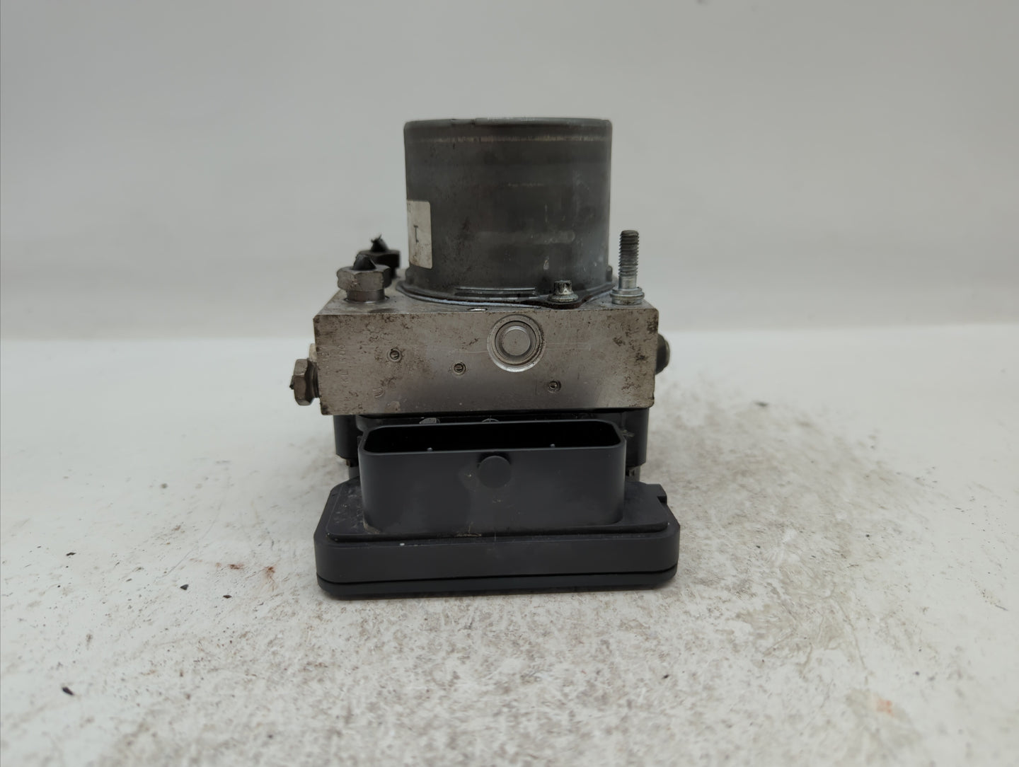 2014-2018 Ford Taurus ABS Pump Control Module Replacement P/N:DG13-2C405-BA Fits Fits 2014 2015 2016 2017 2018 OEM Used Auto