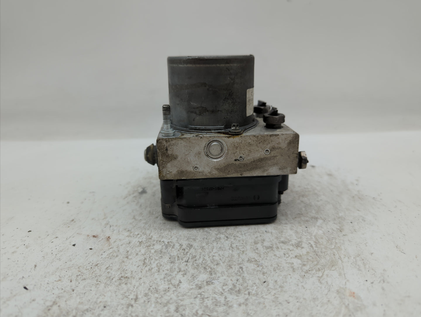 2014-2018 Ford Taurus ABS Pump Control Module Replacement P/N:DG13-2C405-BA Fits Fits 2014 2015 2016 2017 2018 OEM Used Auto