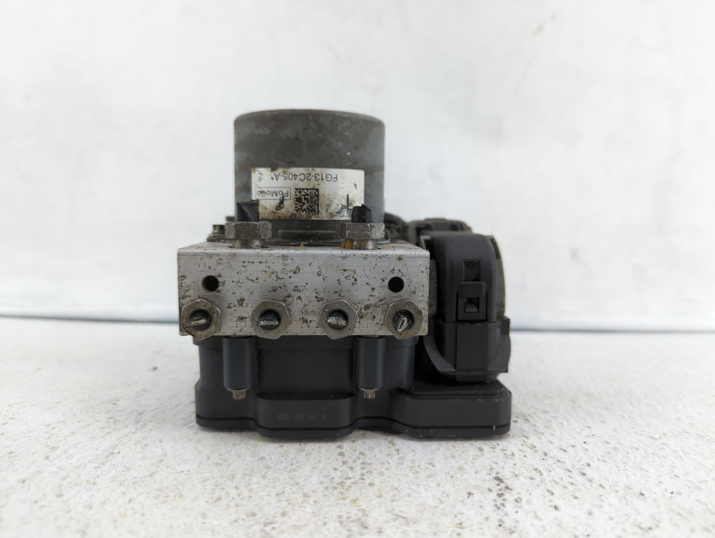2014-2018 Ford Taurus ABS Pump Control Module Replacement P/N:FG13-2C405-A DG13-2C405-BA Fits Fits 2014 2015 2016 2017 2018 