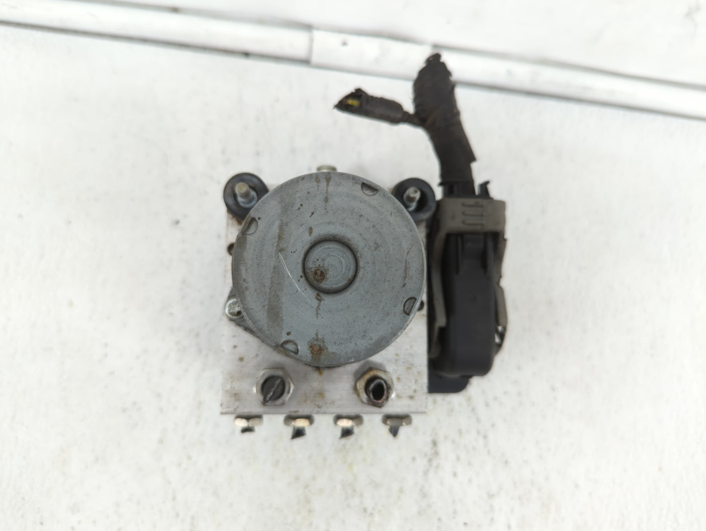 2014-2018 Ford Taurus ABS Pump Control Module Replacement P/N:FG13-2C405-A DG13-2C405-BA Fits Fits 2014 2015 2016 2017 2018 