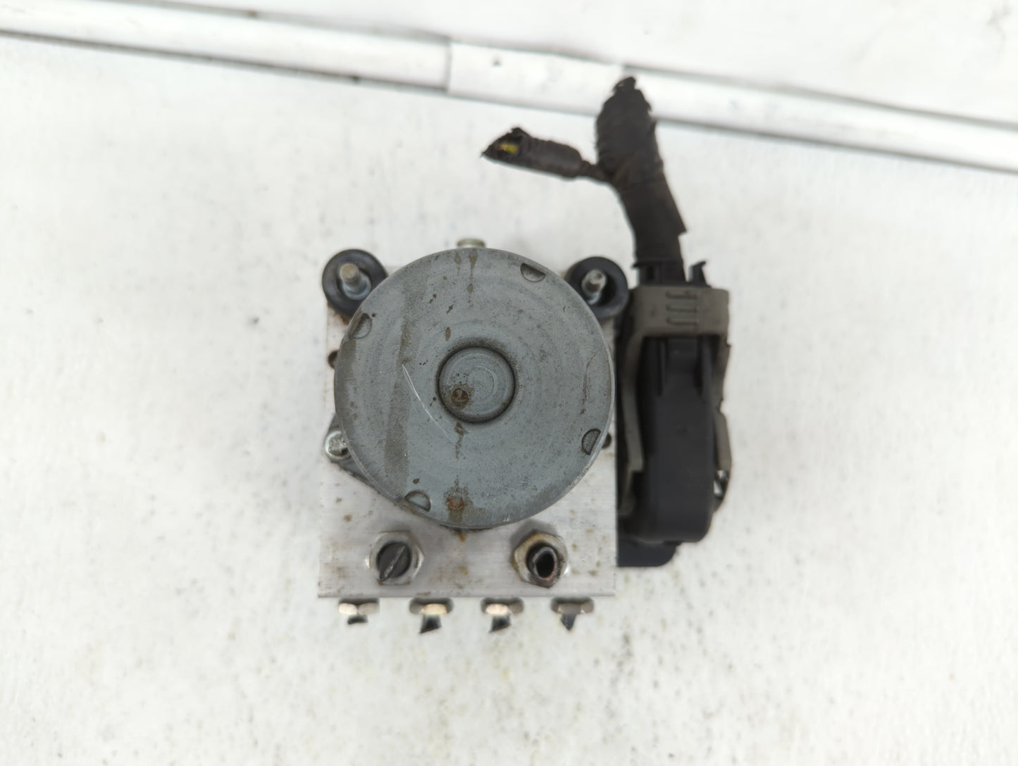 2014-2018 Ford Taurus ABS Pump Control Module Replacement P/N:FG13-2C405-A DG13-2C405-BA Fits Fits 2014 2015 2016 2017 2018 