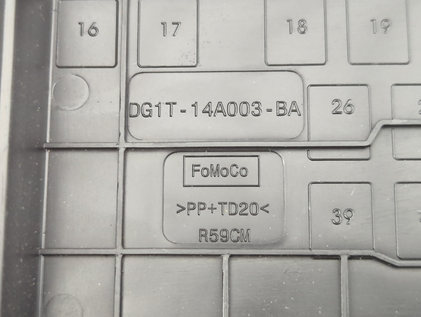 2017-2019 Ford Taurus Fusebox Fuse Box Panel Relay Module P/N:DG1T-14A003-BA Fits Fits 2017 2018 2019 OEM Used Auto Parts - 
