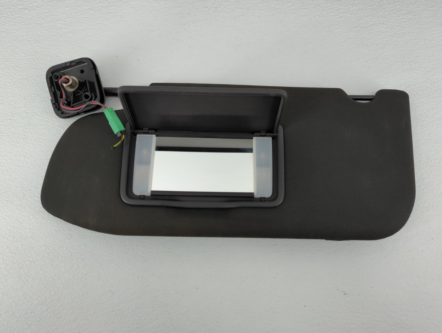 2013-2019 Ford Taurus Sun Visor Shade Replacement Passenger Right Mirror Fits OEM Used Auto Parts - Oemusedautoparts1.com