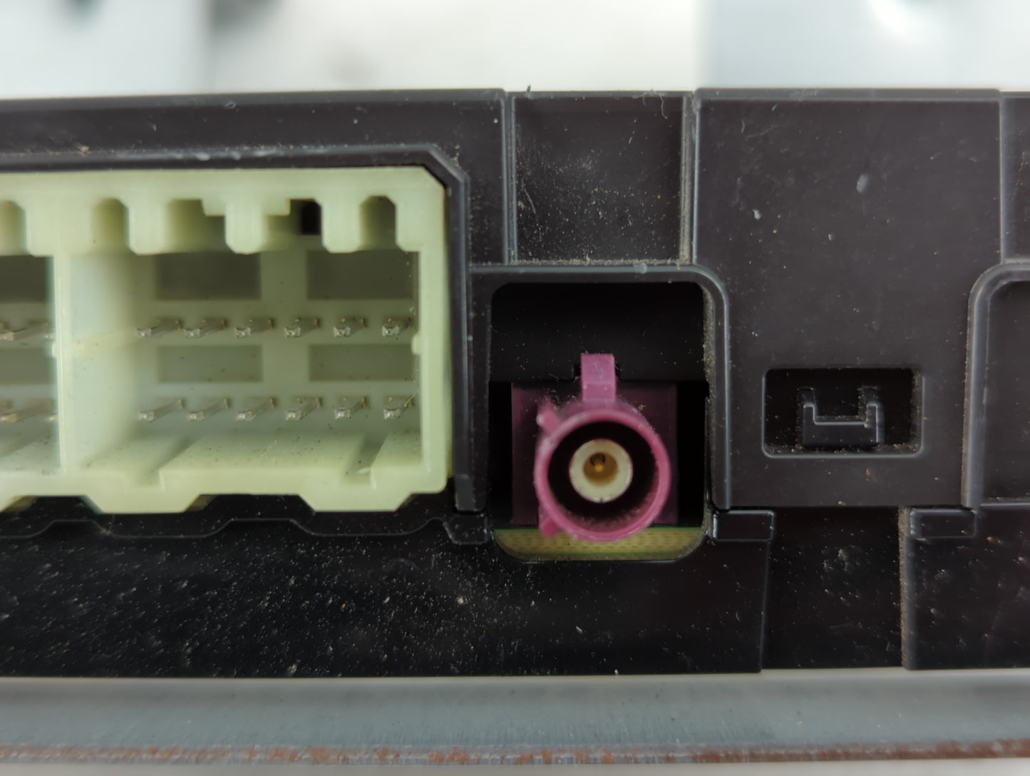 2016-2019 Ford Taurus Chassis Control Module Ccm Bcm Body Control - Oemusedautoparts1.com
