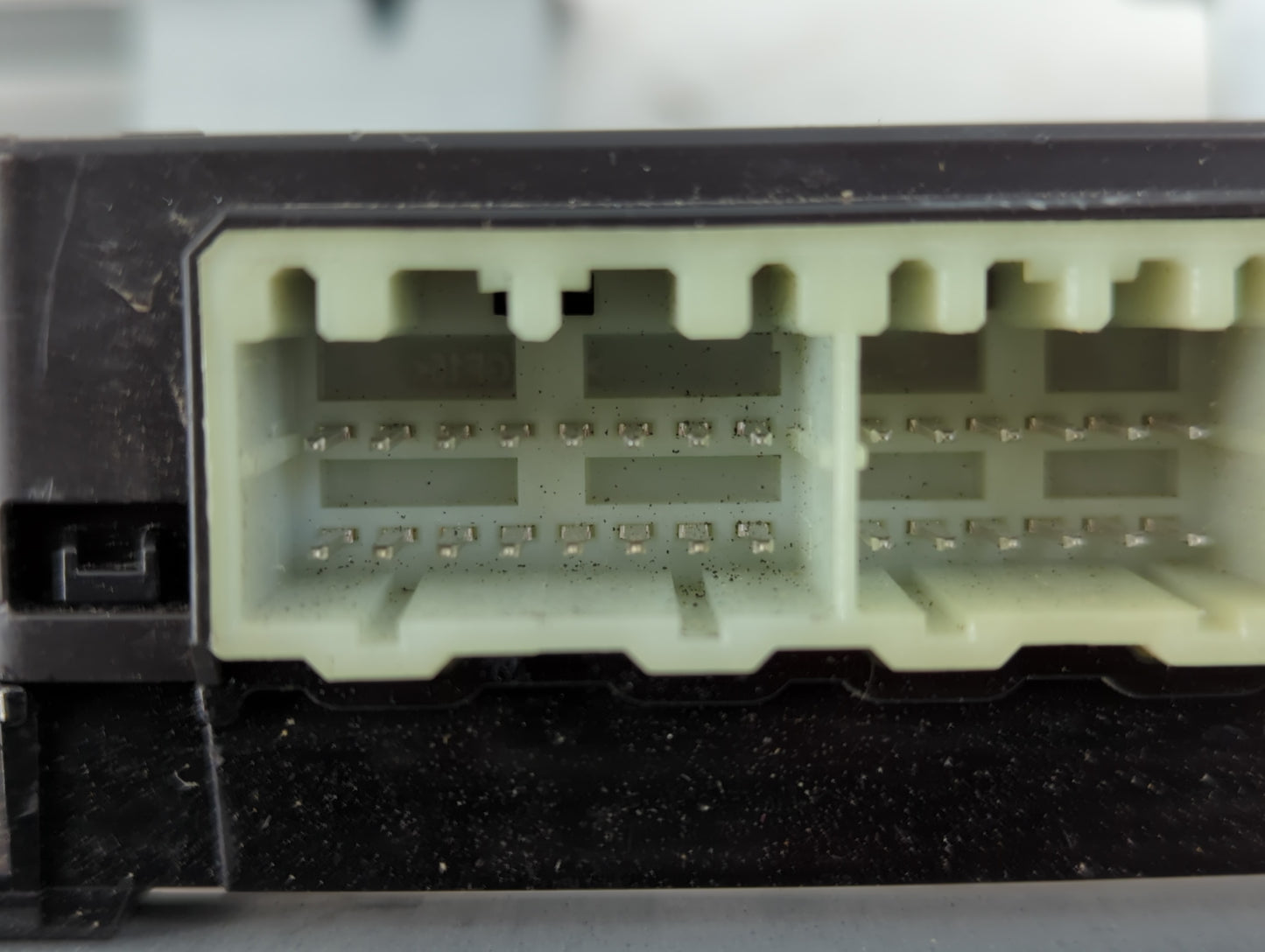2016-2019 Ford Taurus Chassis Control Module Ccm Bcm Body Control - Oemusedautoparts1.com