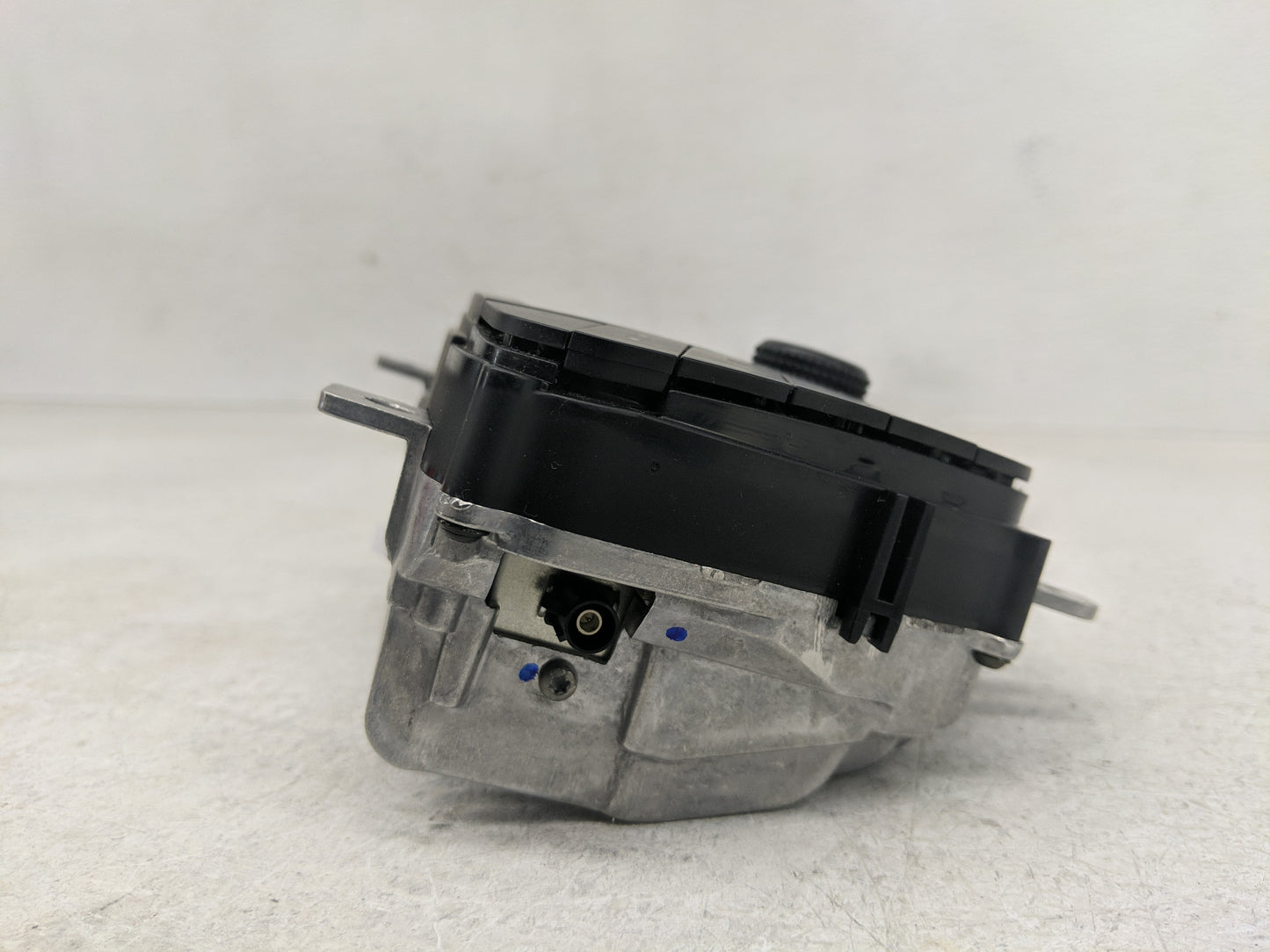 2017-2019 Ford Transit Radio AM FM Cd Player Receiver Replacement P/N:DT1T-18D815-AJ Fits Fits 2017 2018 2019 OEM Used Auto 