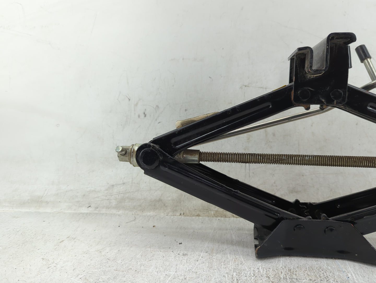 2018 Ford Transit Spare Scissor Car Jack 1431617 - Oemusedautoparts1.com
