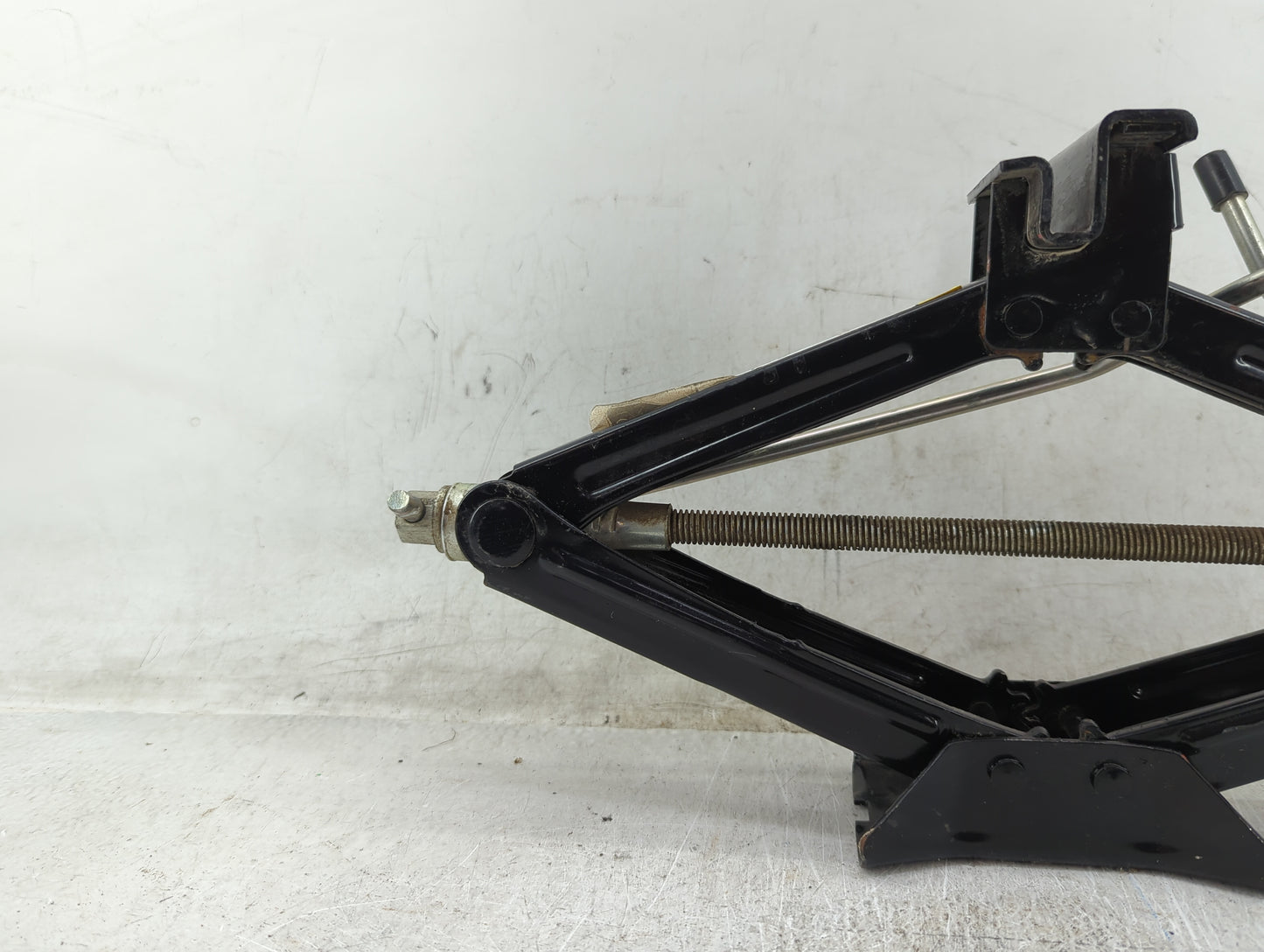 2018 Ford Transit Spare Scissor Car Jack 1431617 - Oemusedautoparts1.com