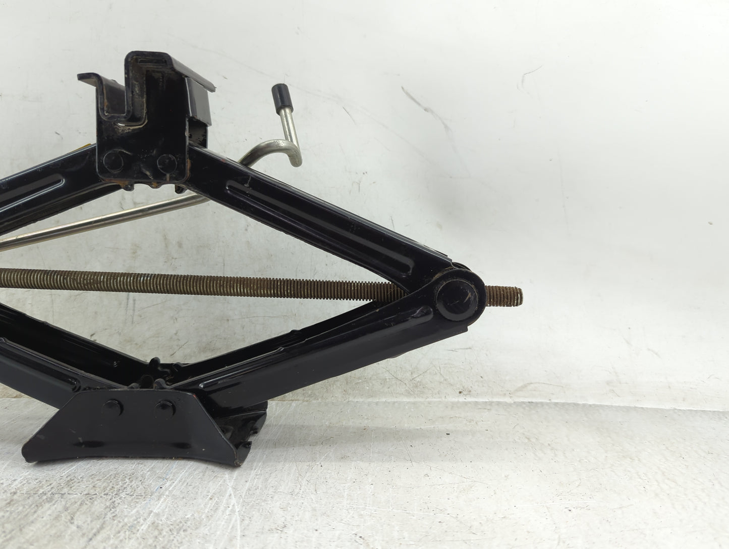 2018 Ford Transit Spare Scissor Car Jack 1431617 - Oemusedautoparts1.com