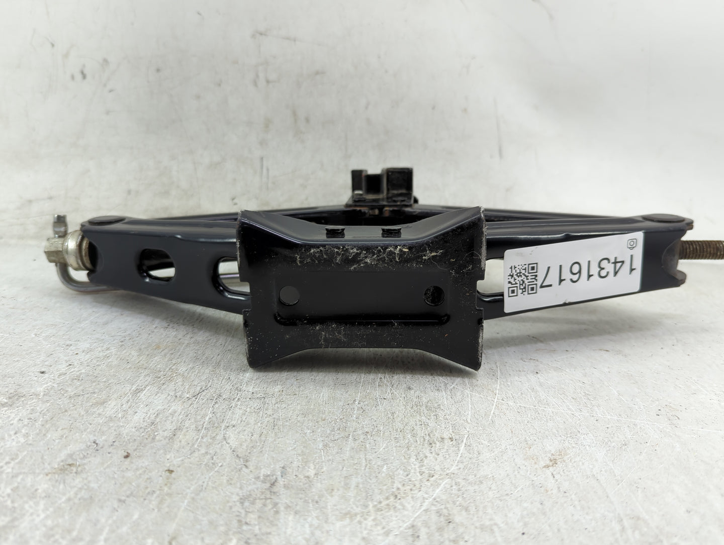 2018 Ford Transit Spare Scissor Car Jack 1431617 - Oemusedautoparts1.com