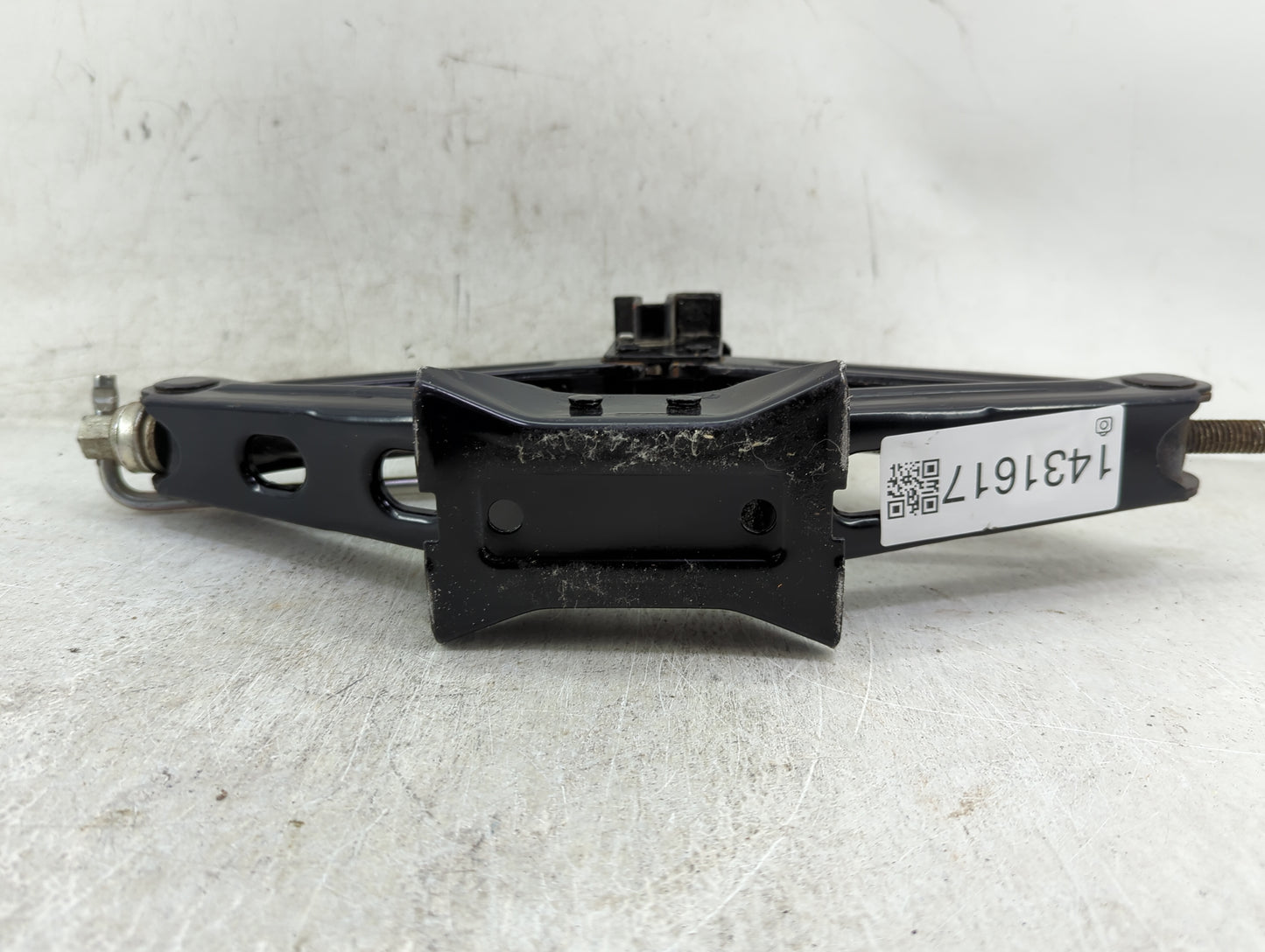 2018 Ford Transit Spare Scissor Car Jack 1431617 - Oemusedautoparts1.com