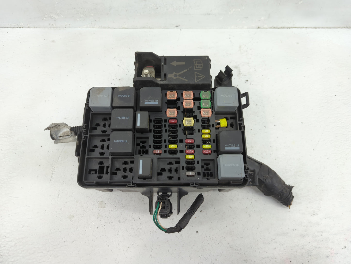 2017-2019 Ford Transit-150 Fusebox Fuse Box Panel Relay Module P/N:7171-3371-30 Fits Fits 2017 2018 2019 OEM Used Auto Parts