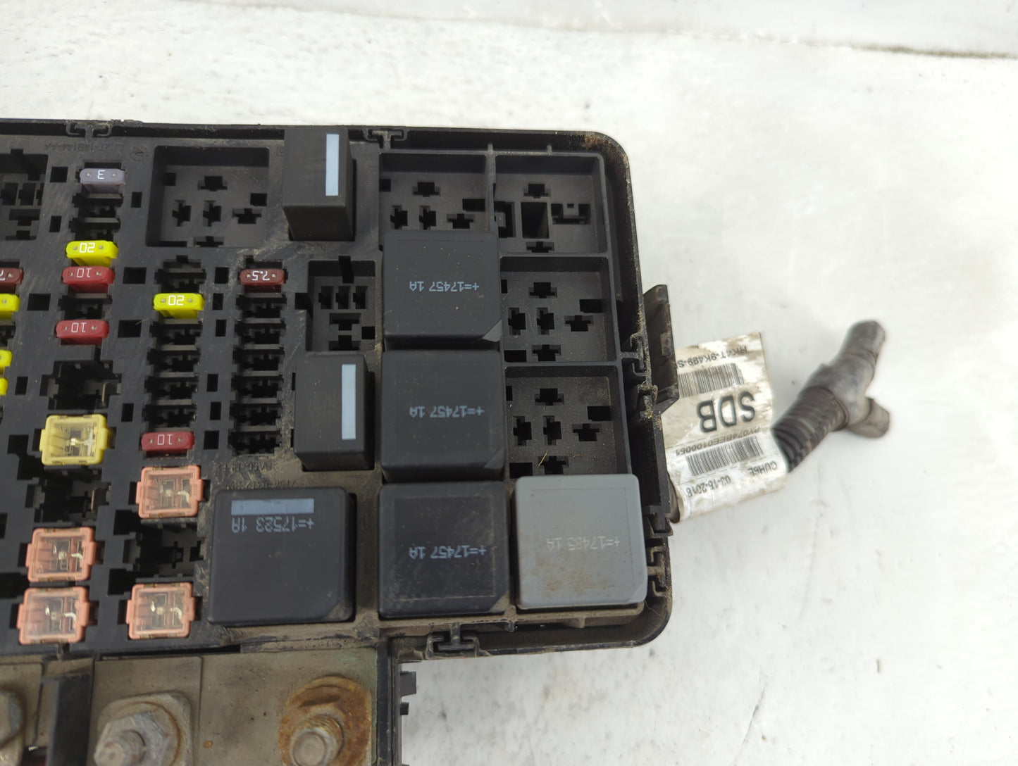2017-2019 Ford Transit-150 Fusebox Fuse Box Panel Relay Module P/N:7171-3371-30 Fits Fits 2017 2018 2019 OEM Used Auto Parts