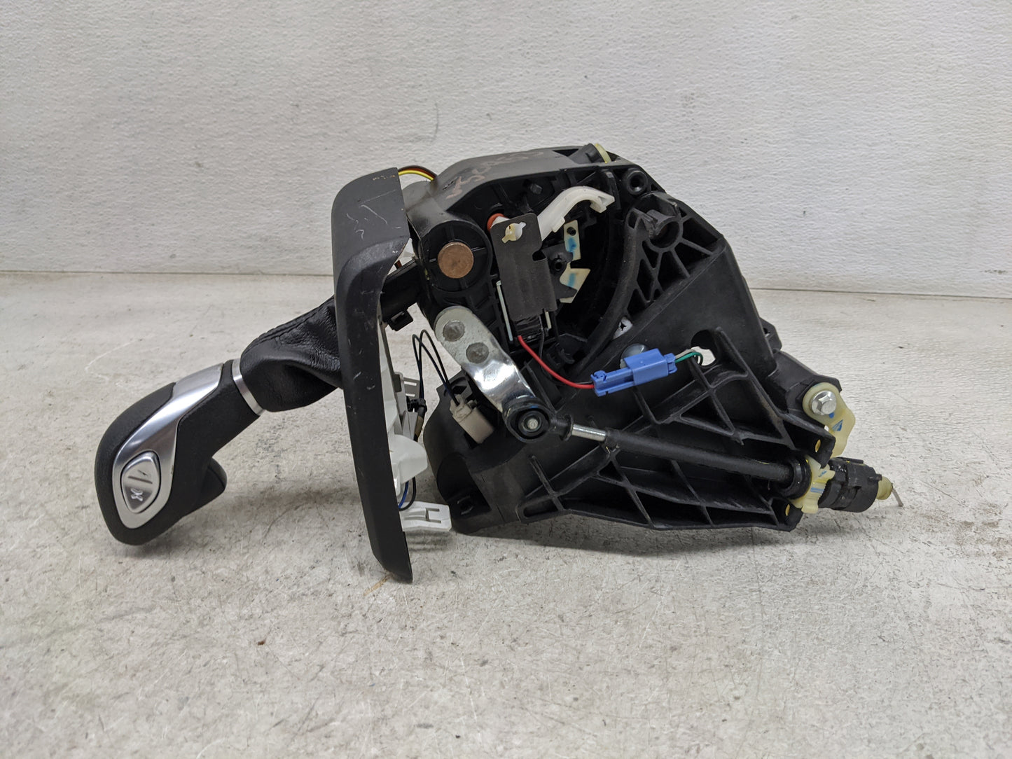 2018 Ford Transit-150 Floor Console Assembly Shifter - Oemusedautoparts1.com