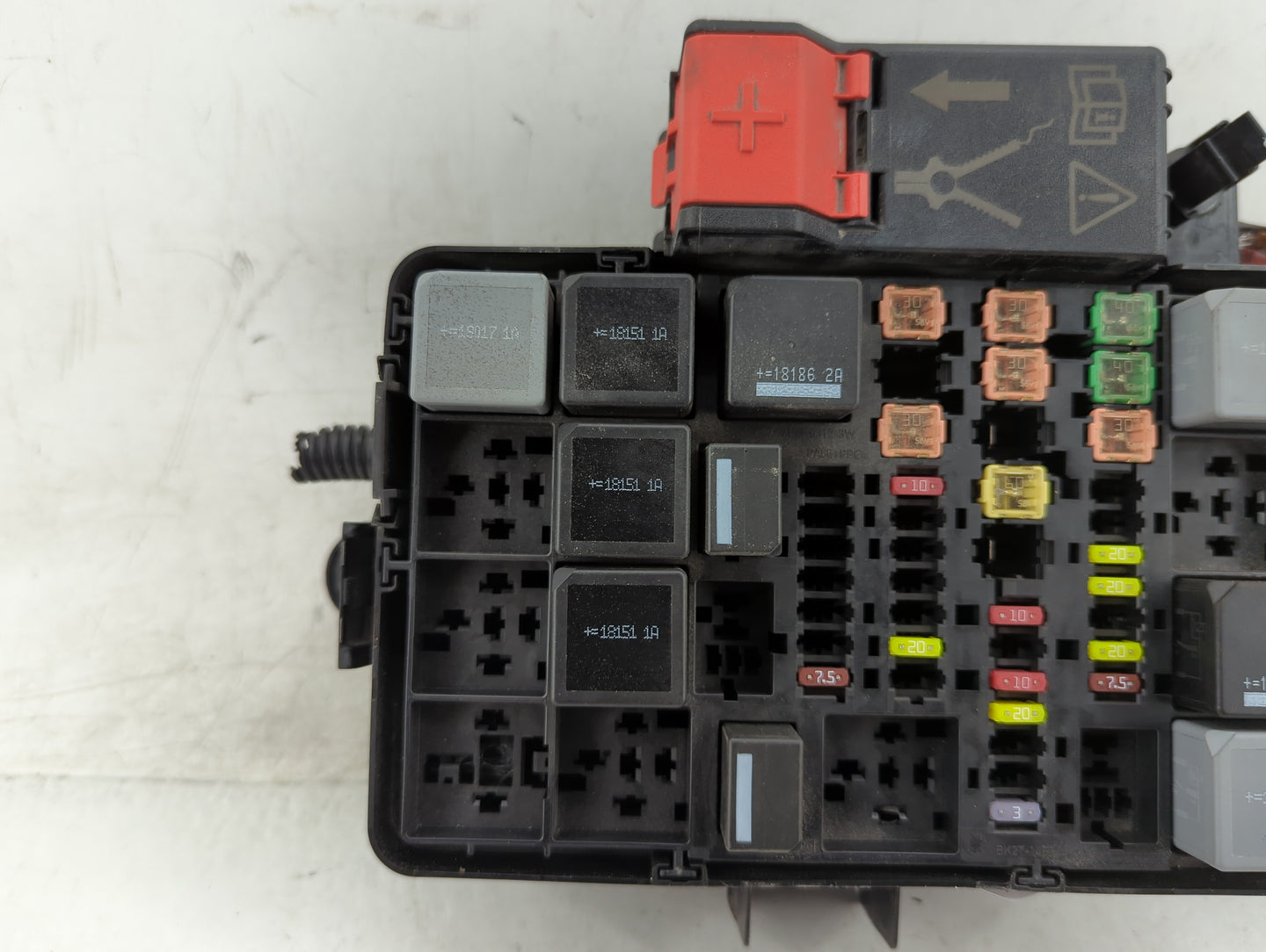 2017-2019 Ford Transit-250 Fusebox Fuse Box Panel Relay Module P/N:BK2T-14A175-AA Fits Fits 2017 2018 2019 OEM Used Auto Par