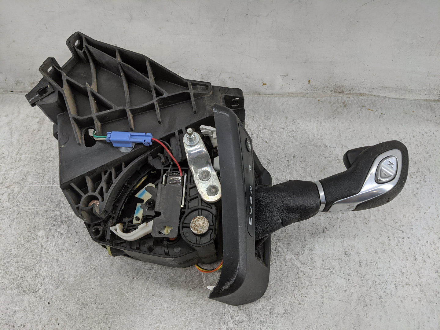2018 Ford Transit-250 Floor Console Assembly Shifter - Oemusedautoparts1.com