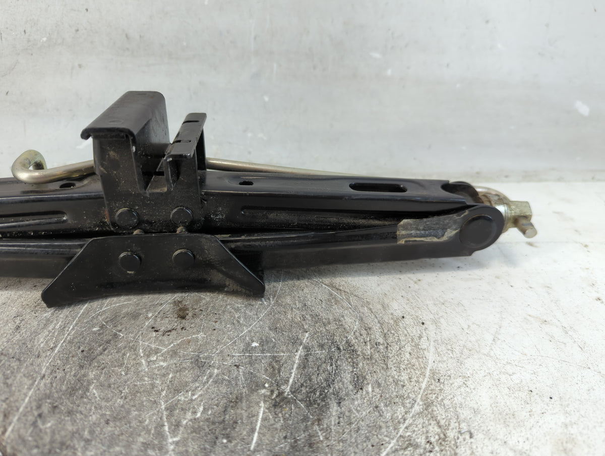 2018 Ford Transit Spare Scissor Car Jack 910154 - Oemusedautoparts1.com