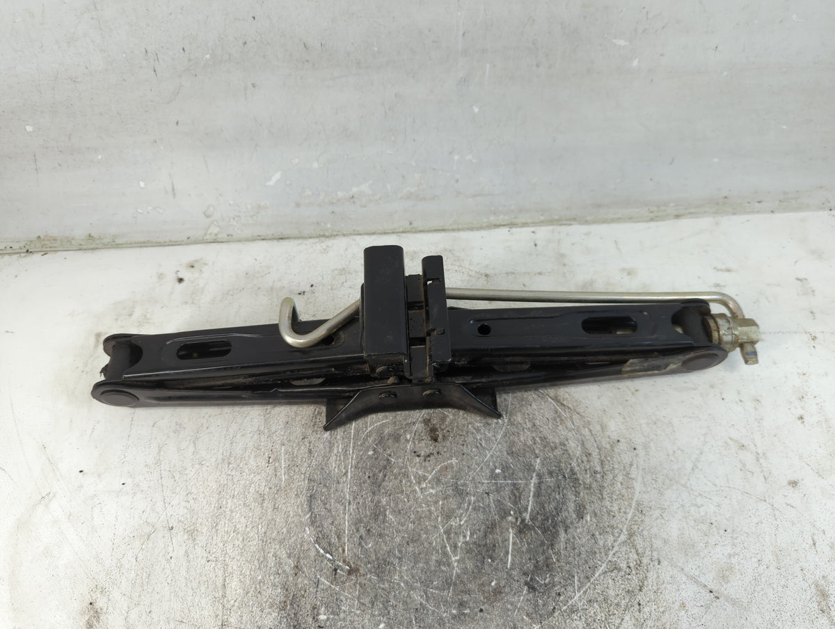 2018 Ford Transit Spare Scissor Car Jack 910154 - Oemusedautoparts1.com
