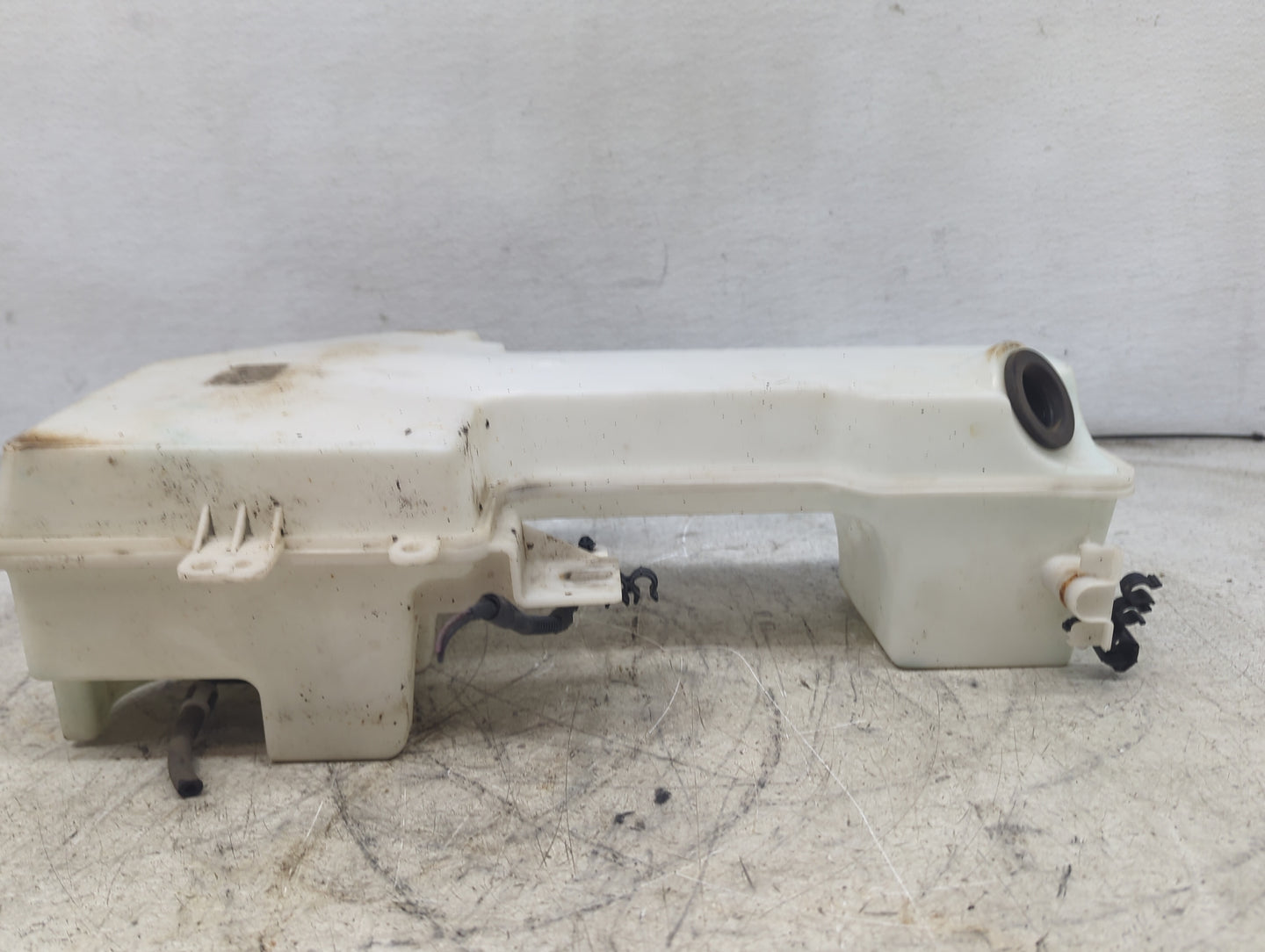 Ford Transit 250 Windshield Washer Fluid Reservoir Bottle - Oemusedautoparts1.com