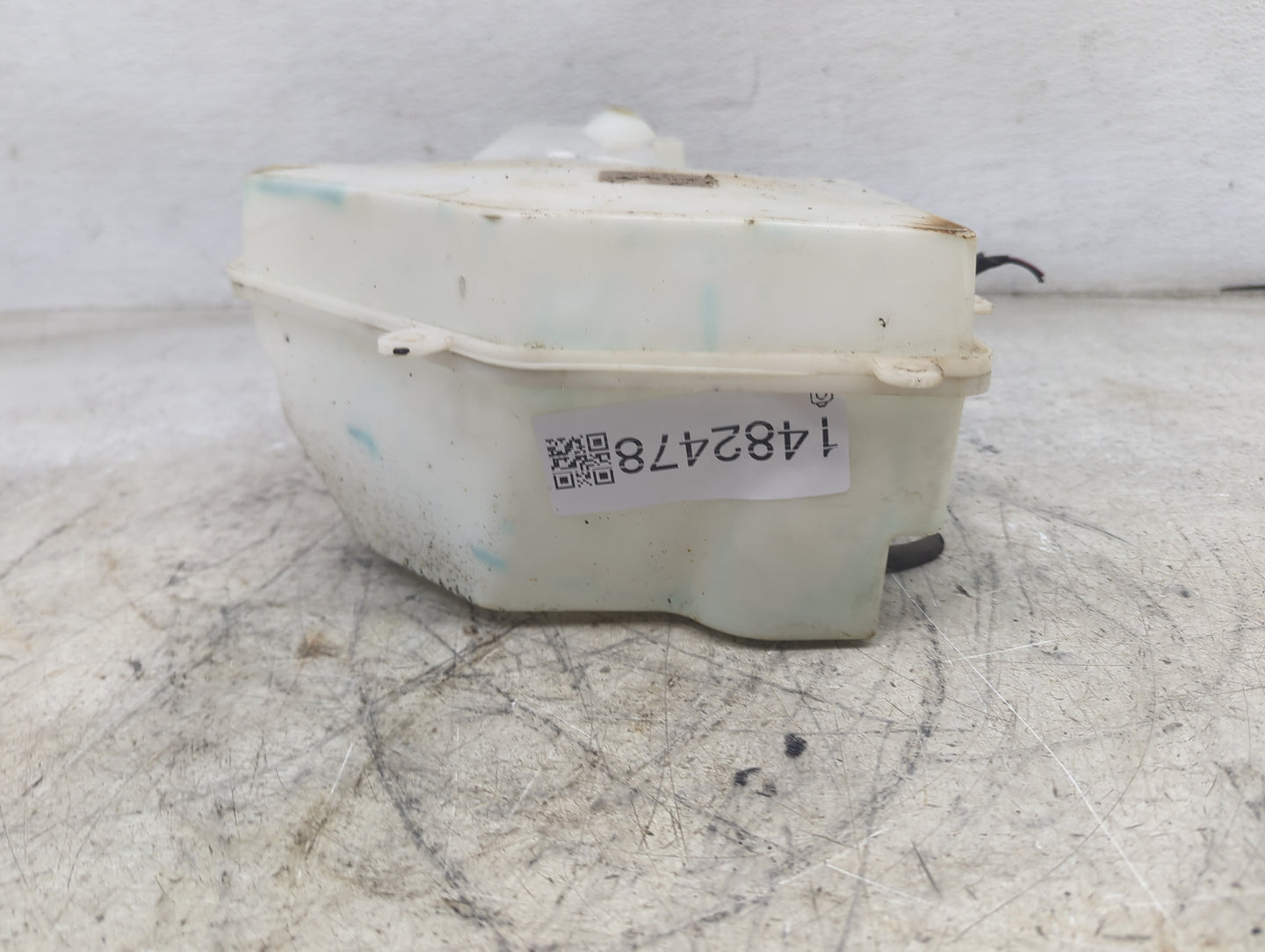 Ford Transit 250 Windshield Washer Fluid Reservoir Bottle - Oemusedautoparts1.com